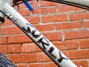 Surly Used Bikes Pre-Owned Surly Troll Medium Salt Shaker White
